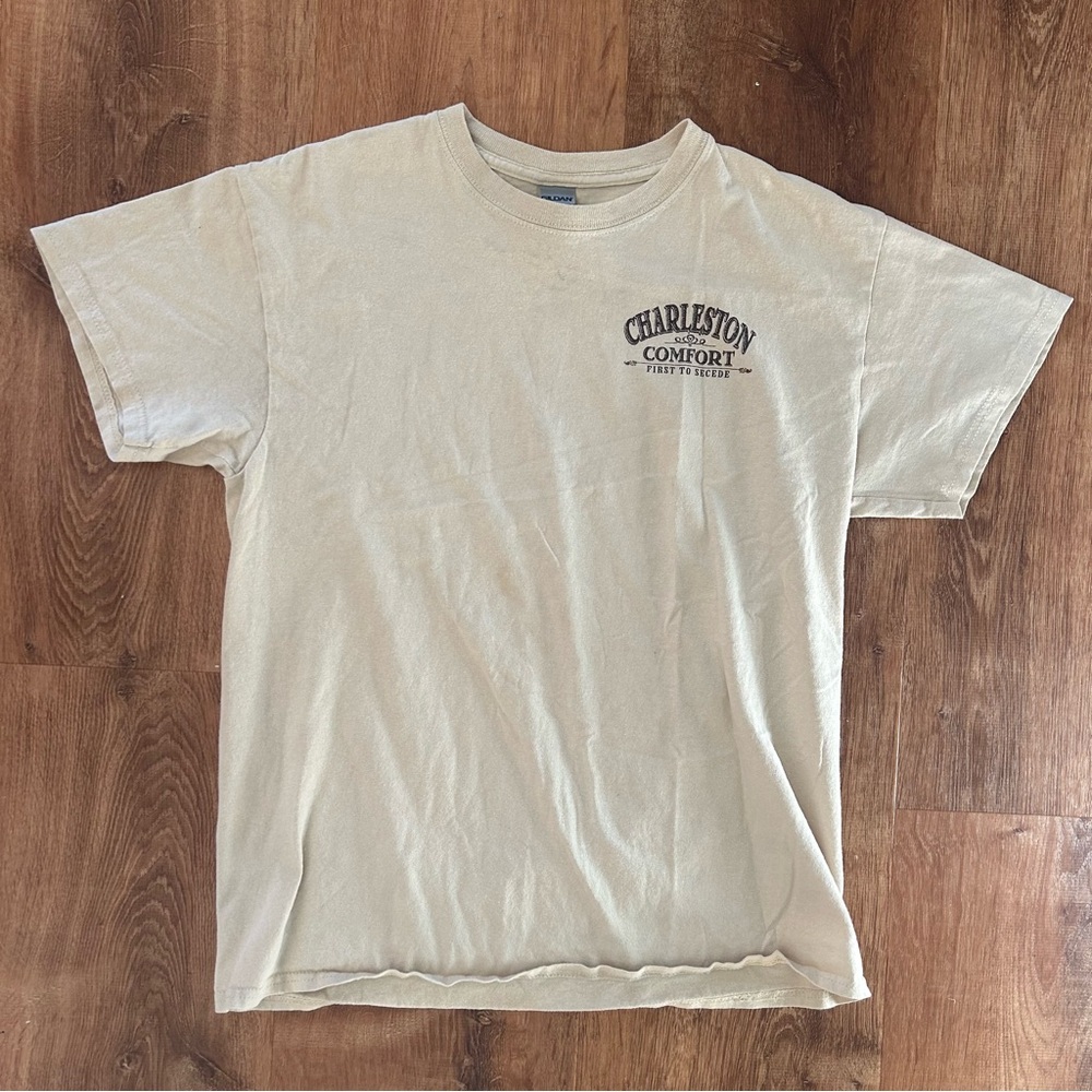 cream graphic tee!